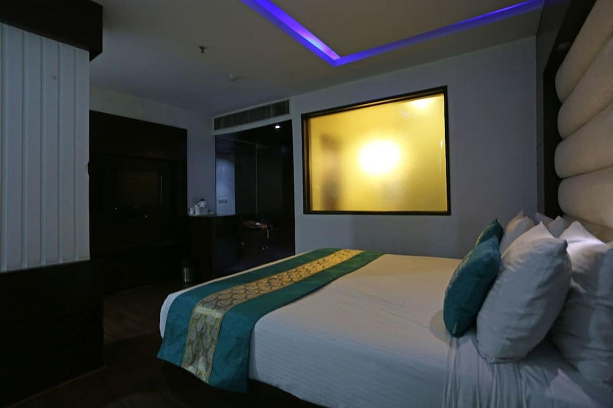 B - Llions Old Delhi Gurgaon Rd Hotel 3*