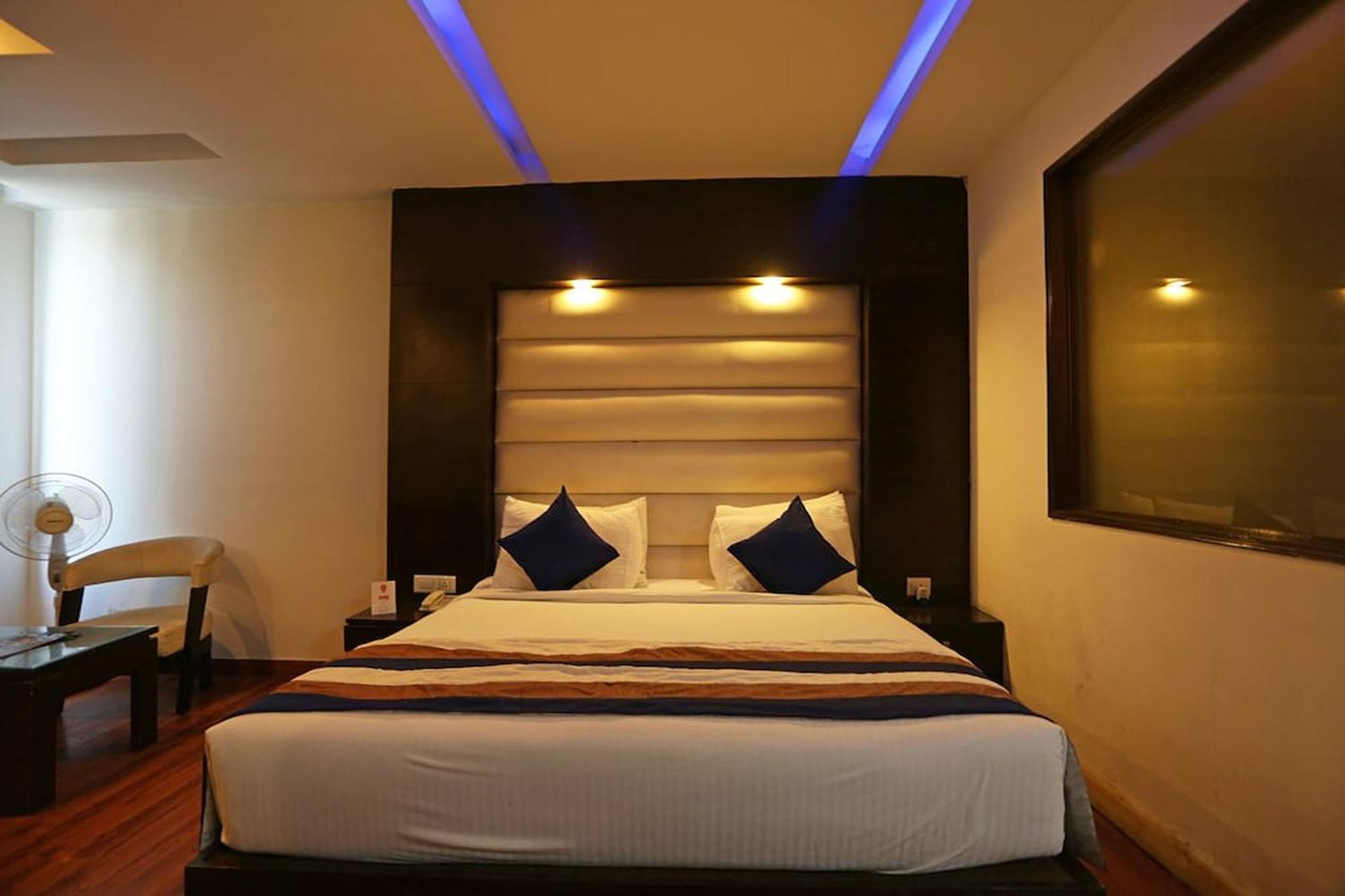 Hotel B - Llions Old Delhi Gurgaon Rd
