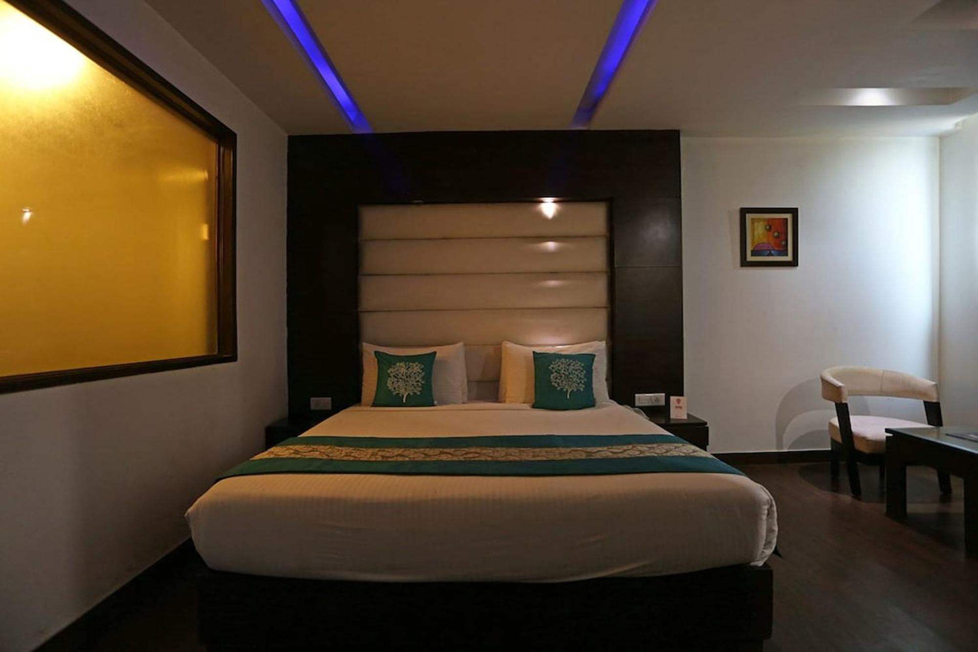 B - Llions Old Delhi Gurgaon Rd Hotel New Delhi